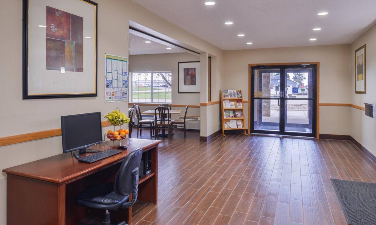 Geneseo Hotel | Regency Inn Geneseo IL