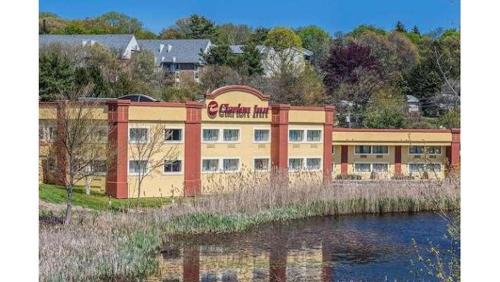 New London Hotel | Regency Inn & Suites