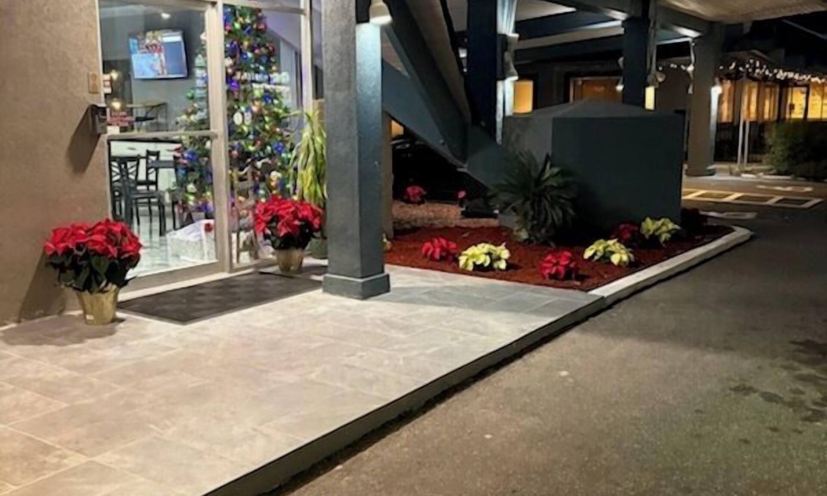 Perry Hotel | Regency Inn