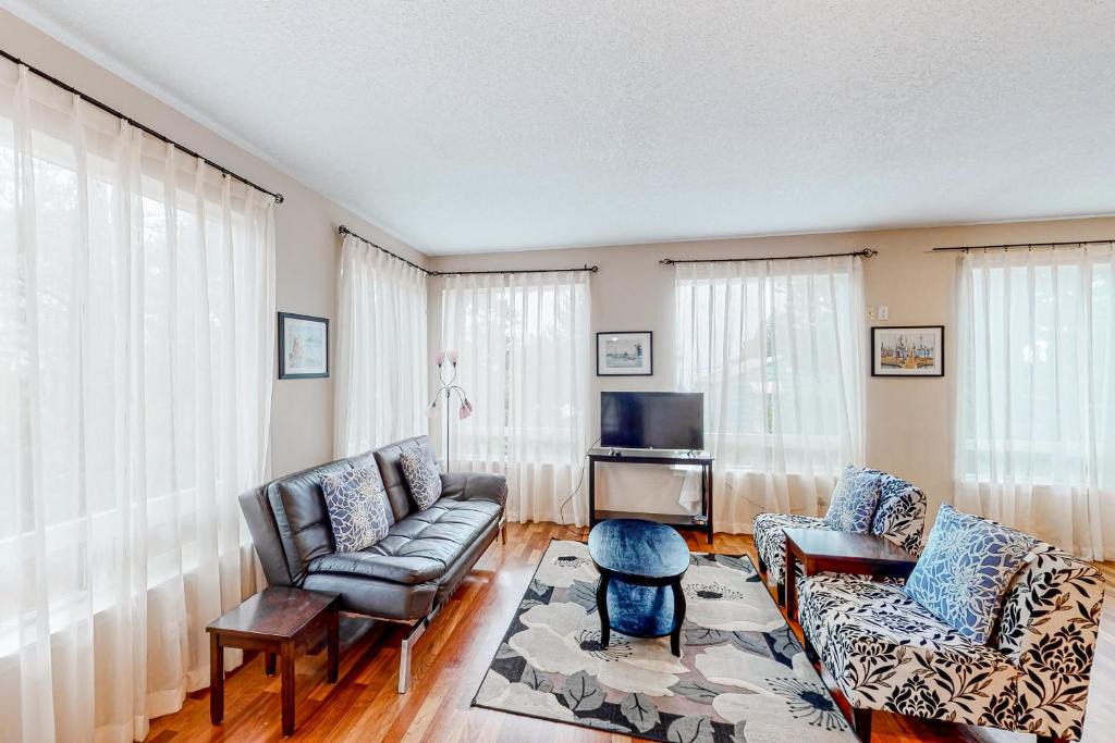 Agate Beach House | Rejuvenating Breeze