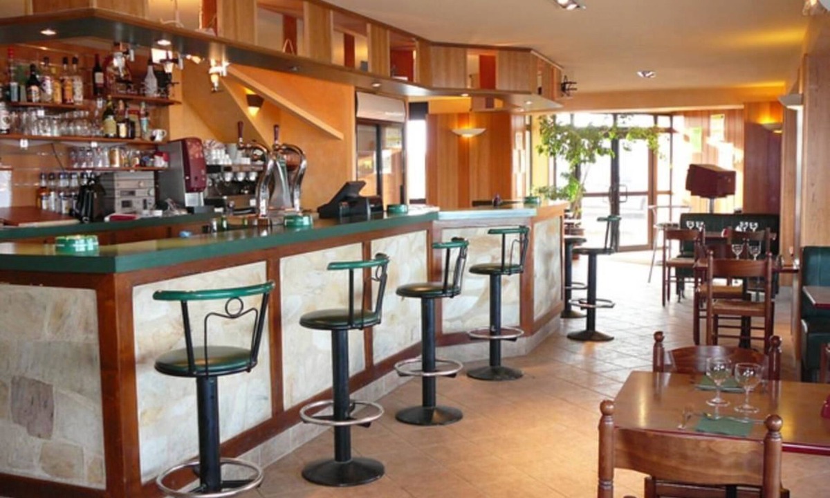 Parnac Hotel | Relais des Cinq Routes