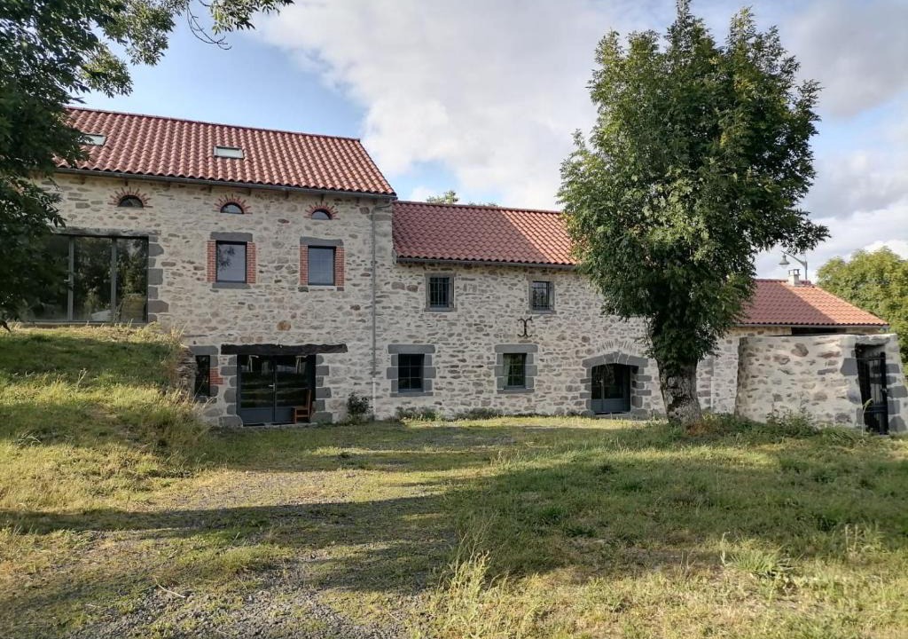 Anglards-de-Saint-Flour House | Relais du lac de la Truyère
