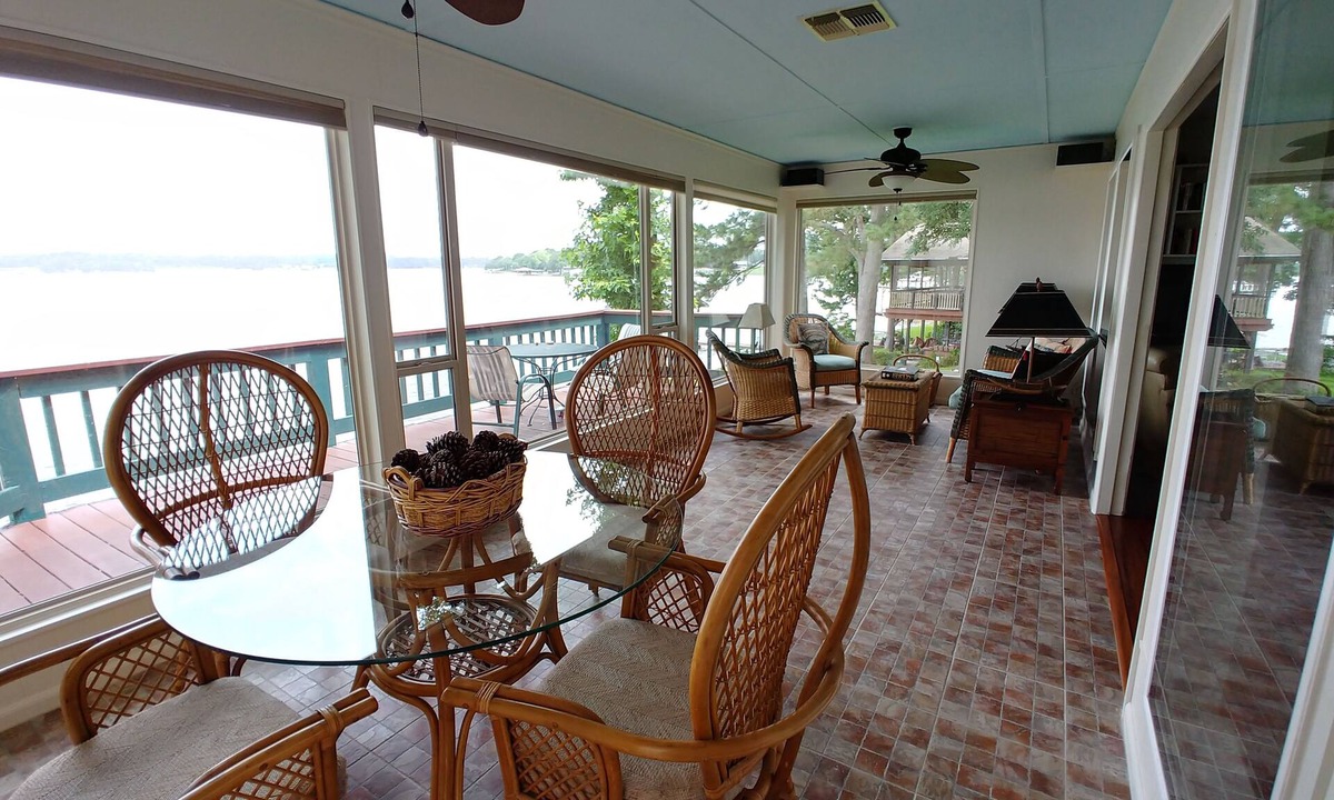 Livingston House | Relax and Reconnect at Heron's Nest - great sunsets, great birdwatching