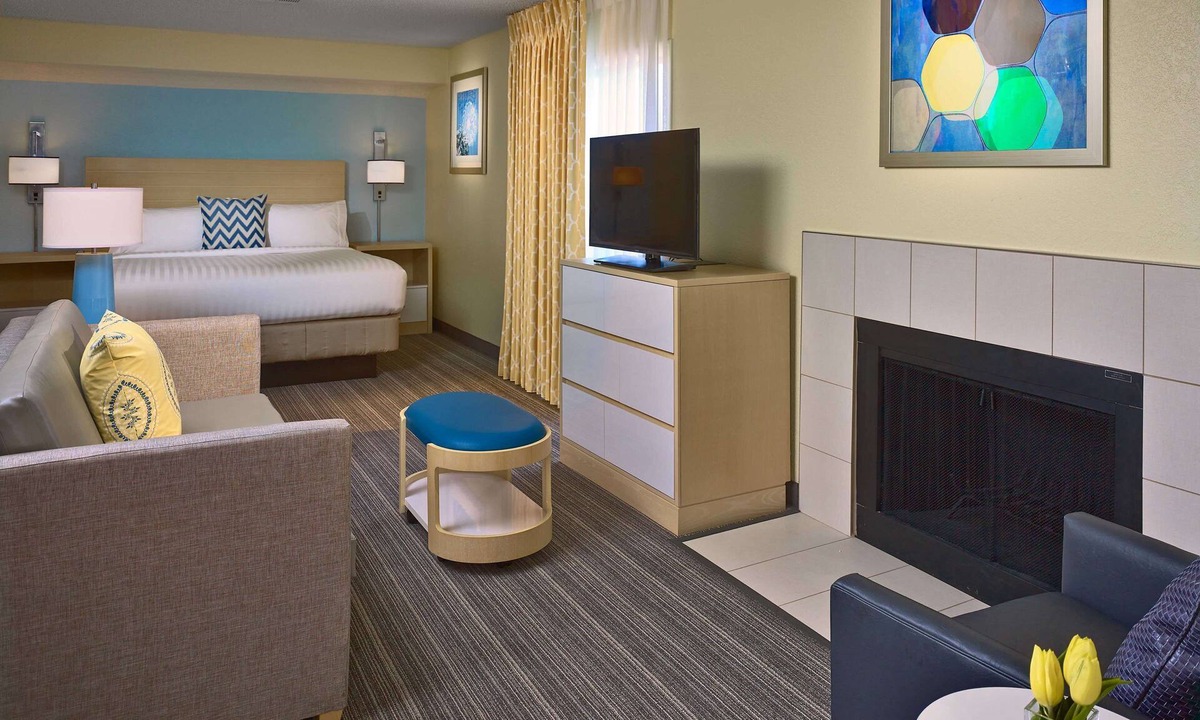 Westlake Hotel | Relax and Unwind! 3 Comfortable Units, Free Parking, Pets Allowed,