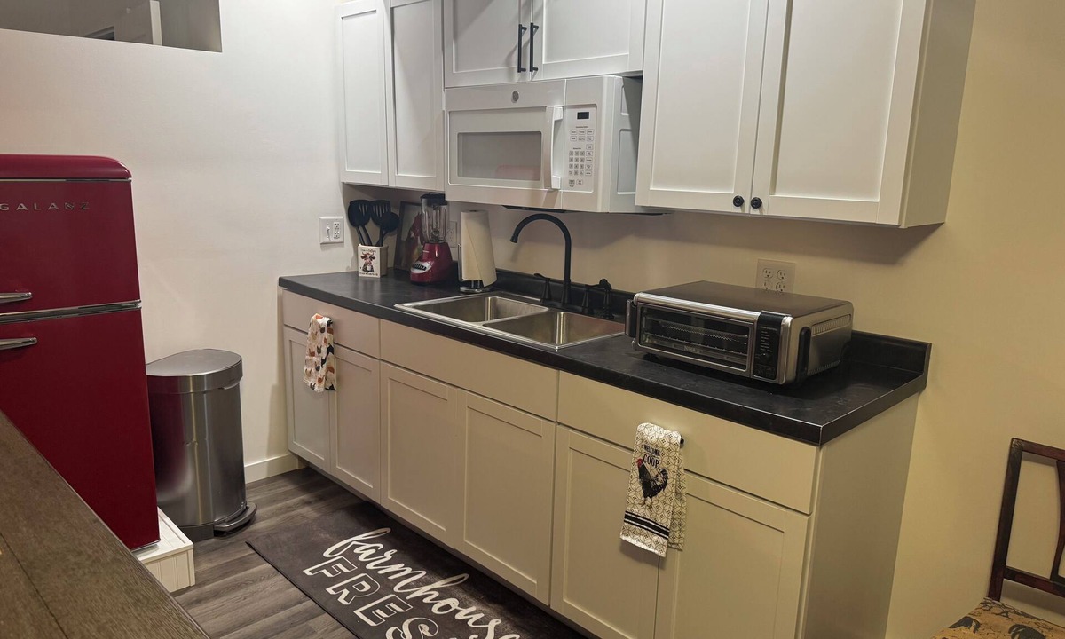 Benton Apartment | Relax and Unwind at a Peaceful Retreat Near Rend Lake