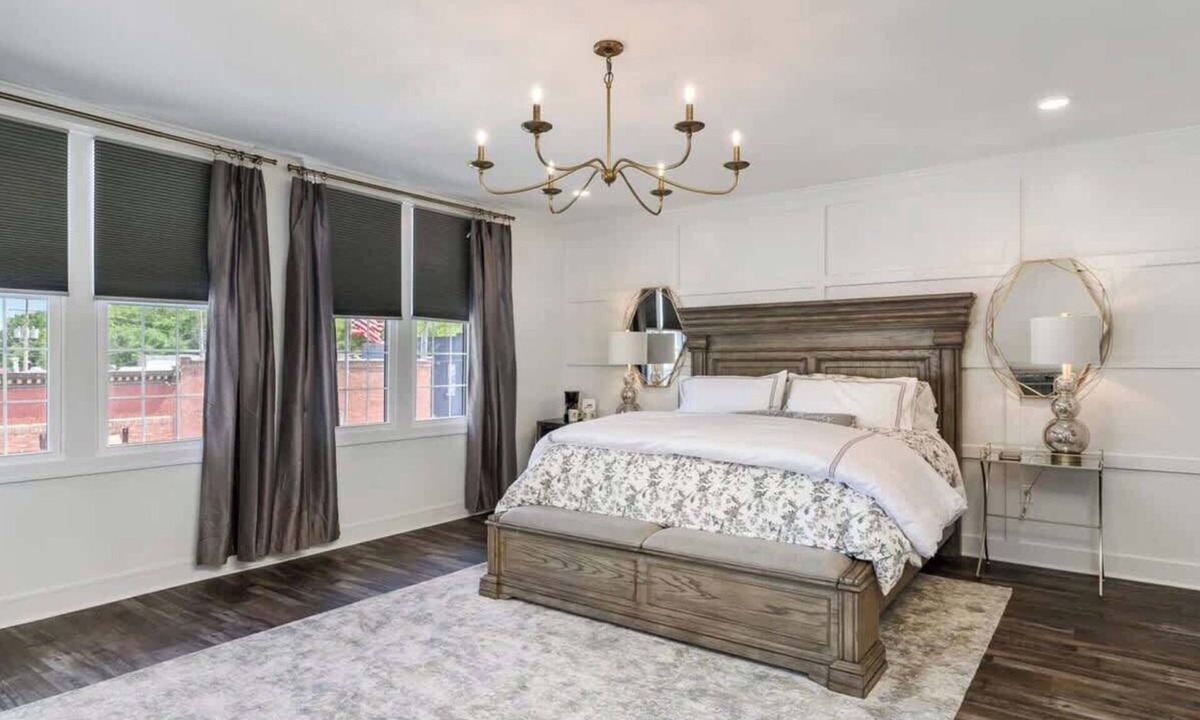 Parkville Apartment | Relax and Unwind Downtown Local Shops King Bed