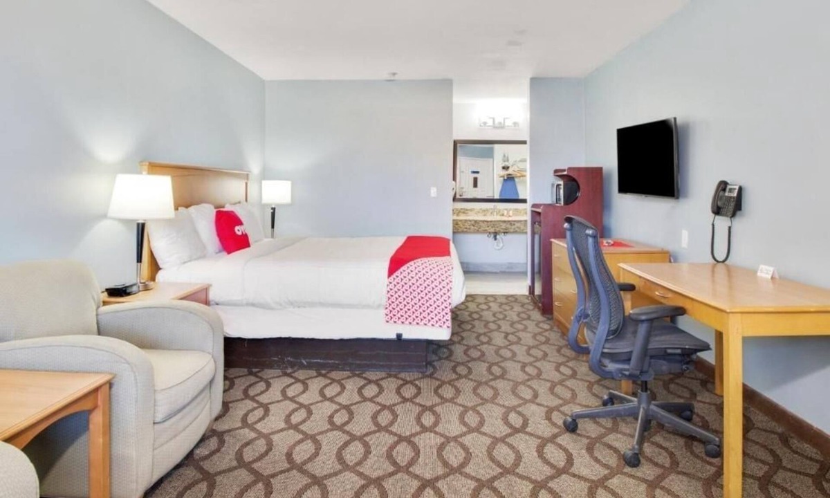 Ingleside Hotel | Relax and Unwind! Free Parking, Onsite Pool, Near Port Aransas Museum