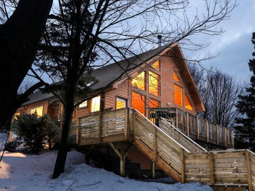 Swiss Meadows Ski Chalet | Relax at The Mountaintop Chalet