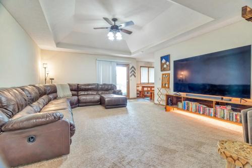 Doling House | Relax at the Summit - 3bd 2b