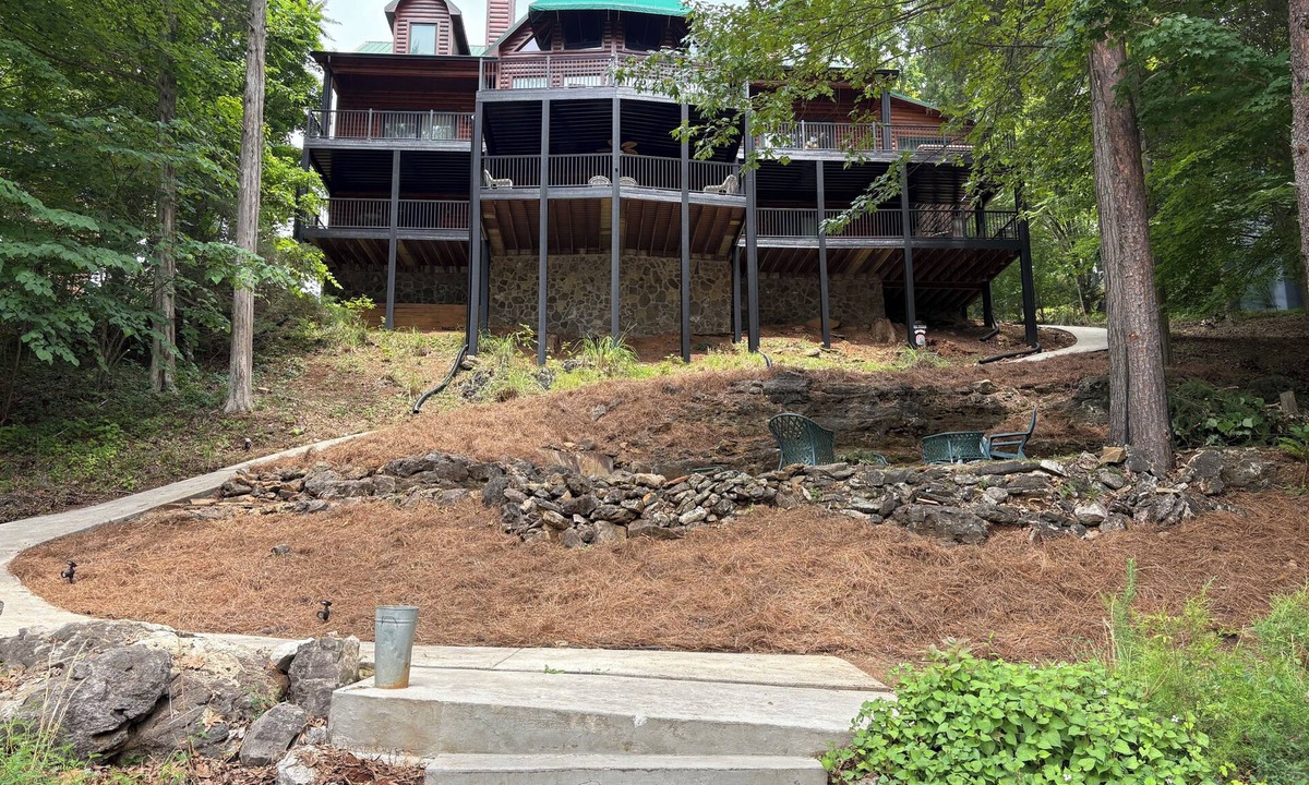 Big Creek House | Relax at Windsor Cove Norris Lake - 7 BR, 4,700 Sq ft, 2 Story Dock, Fire Pit