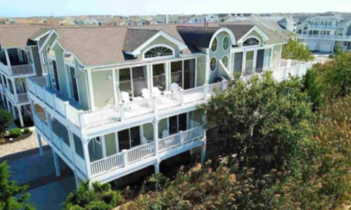 Sea Isle City House | Relax, Enjoy, and Unwind in Luxury with Waterfront Views!