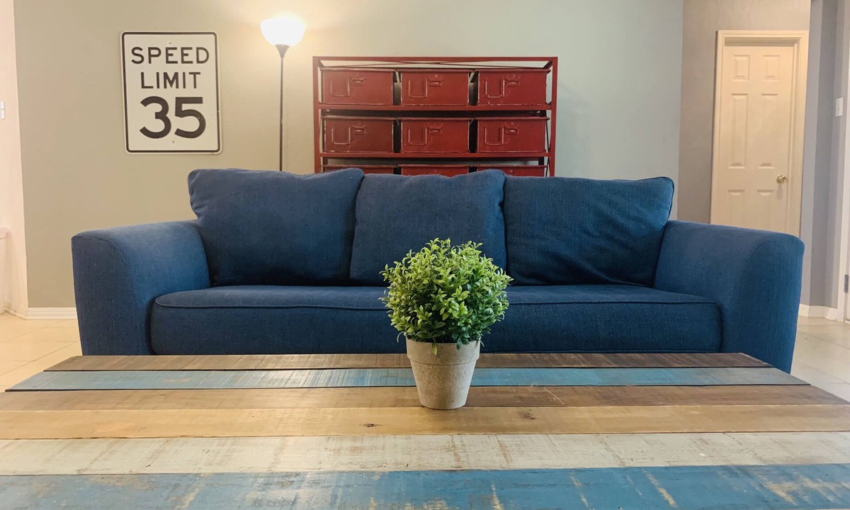 South Creek House | Relax & Enjoy Austin : Big House + King size bed + Shopping + Greenbelt