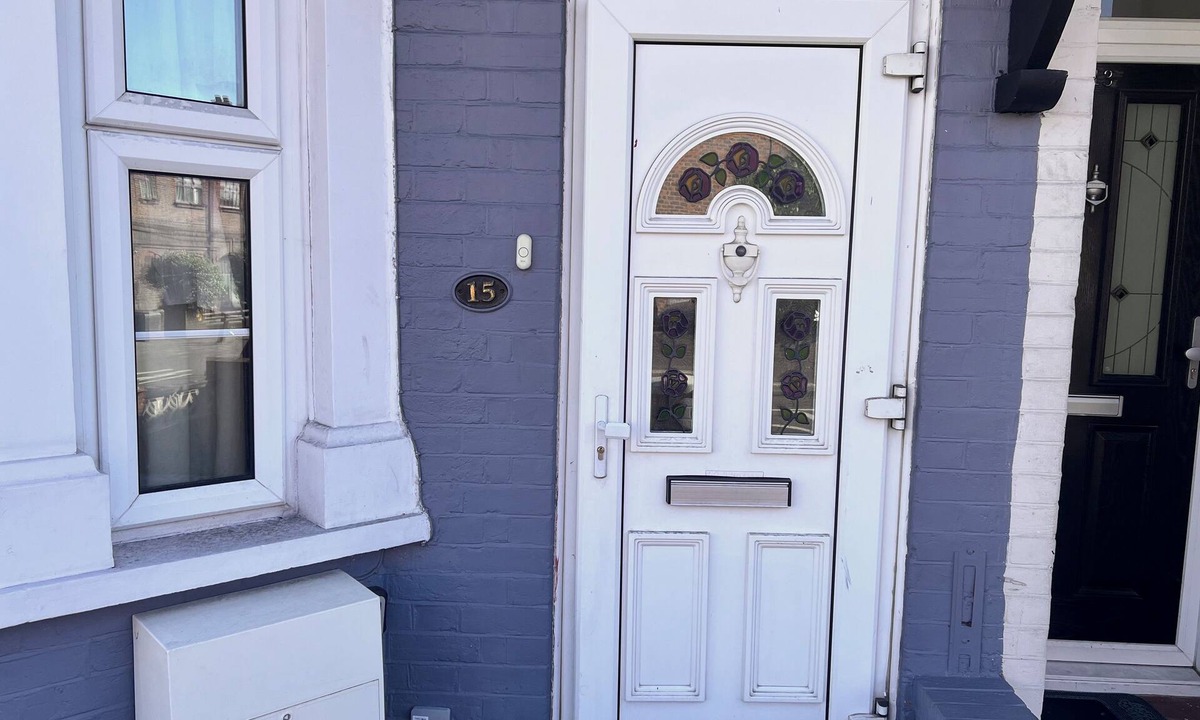 Marlborough House | Relax & Explore– 3bed Home with Easy London Access