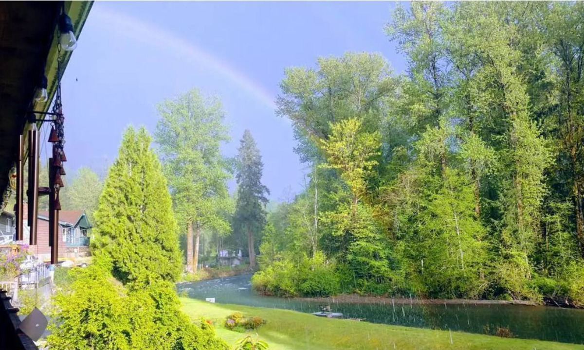 Hobart House | Relax & Explore the PNW