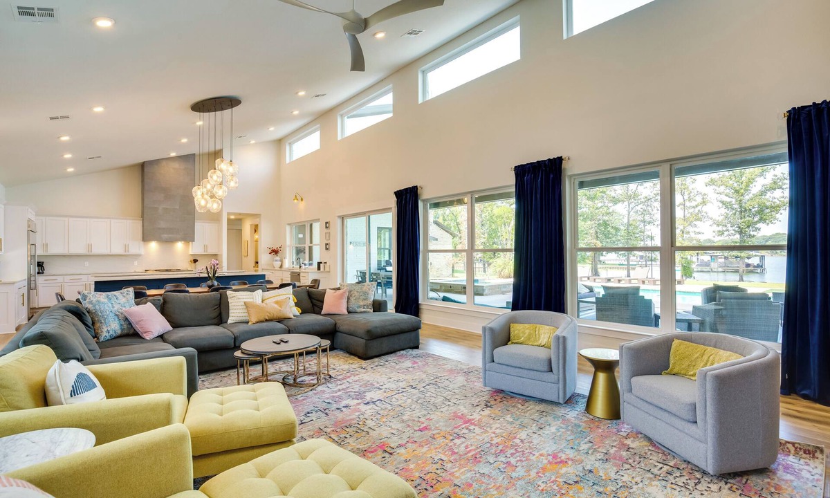Malakoff House | Relax Fireside! Waterfront Family Home in Malakoff