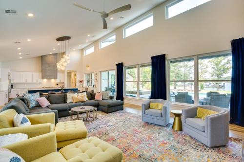 Malakoff House | Relax Fireside! Waterfront Family Home in Malakoff
