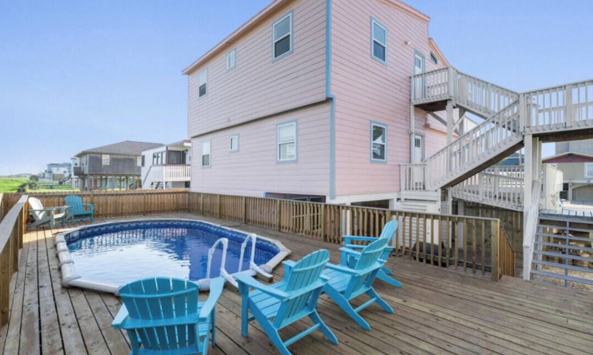 Bermuda Beach House | Relax in Beachside Comfort with Stunning Views
