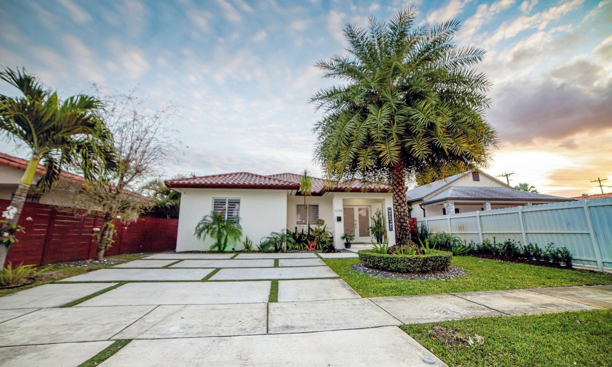 Coral Terrace House | Relax in Coral Terrace, just a quick 5-min drive to Coral gables and UM