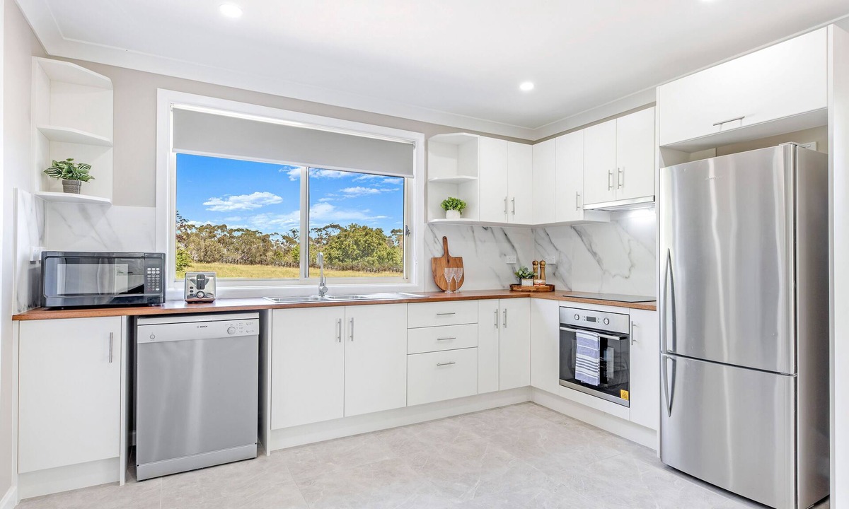 South Maroota House | Relax in farm stay haven