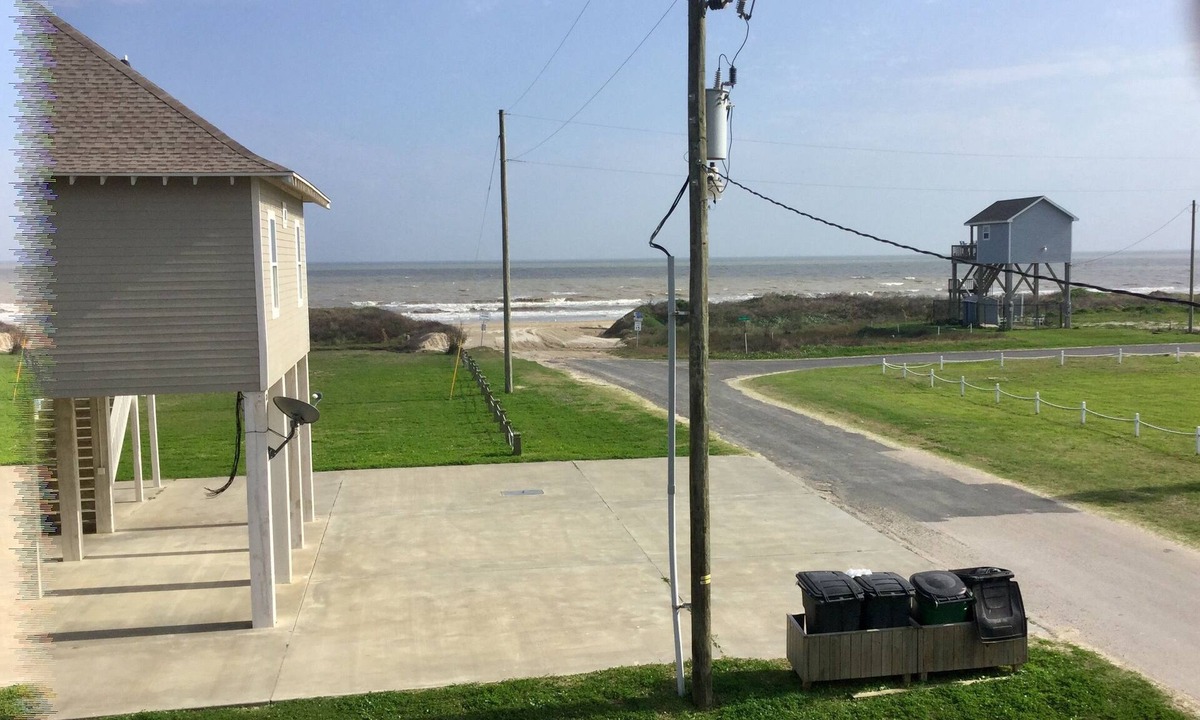 Crystal Beach House | Relax in our 3-bedroom retreat in Crystal Beach