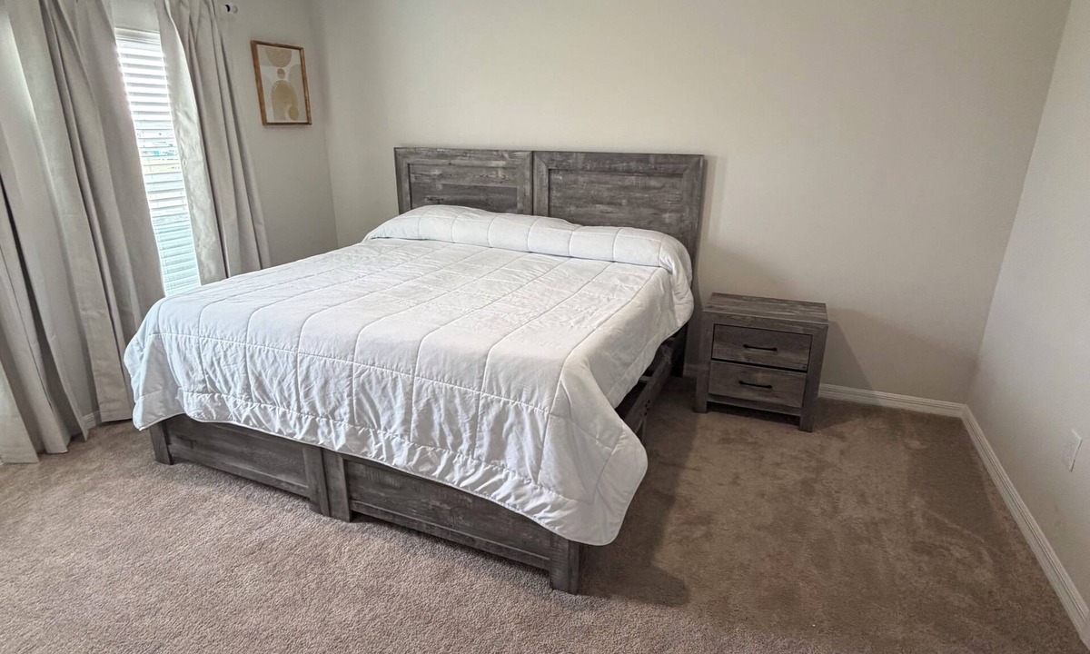 Haines City House | Relax in Style! 3BR Fully Furnished Home + Pool Access