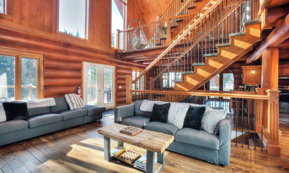 Lac Superieur Village Ski Chalet | ☆ Relax in the heart ♥ of nature with spa and fireplace.