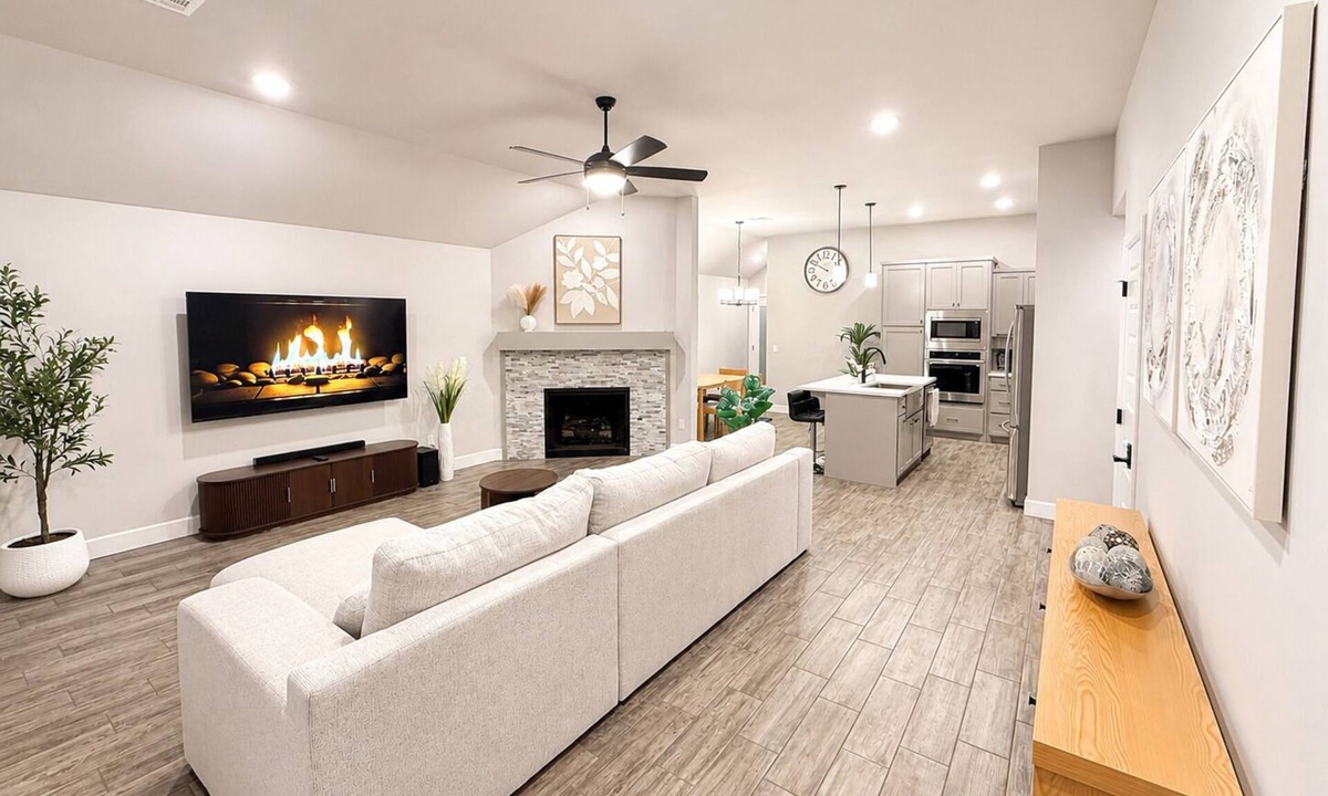 Yukon House | Relax in this modern new 2026 home - quiet, and clean with easy highway access