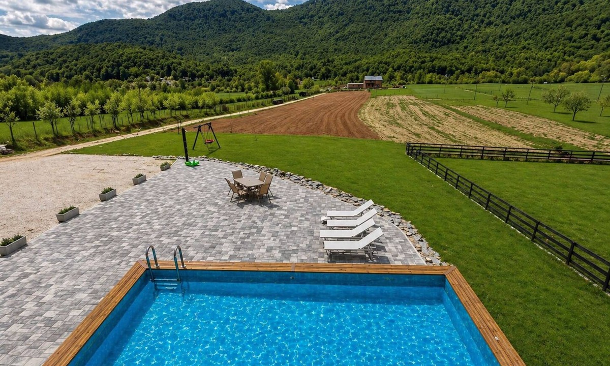 Gospic House | Relax in Velebit nature with jacuzzi and traditional charm
