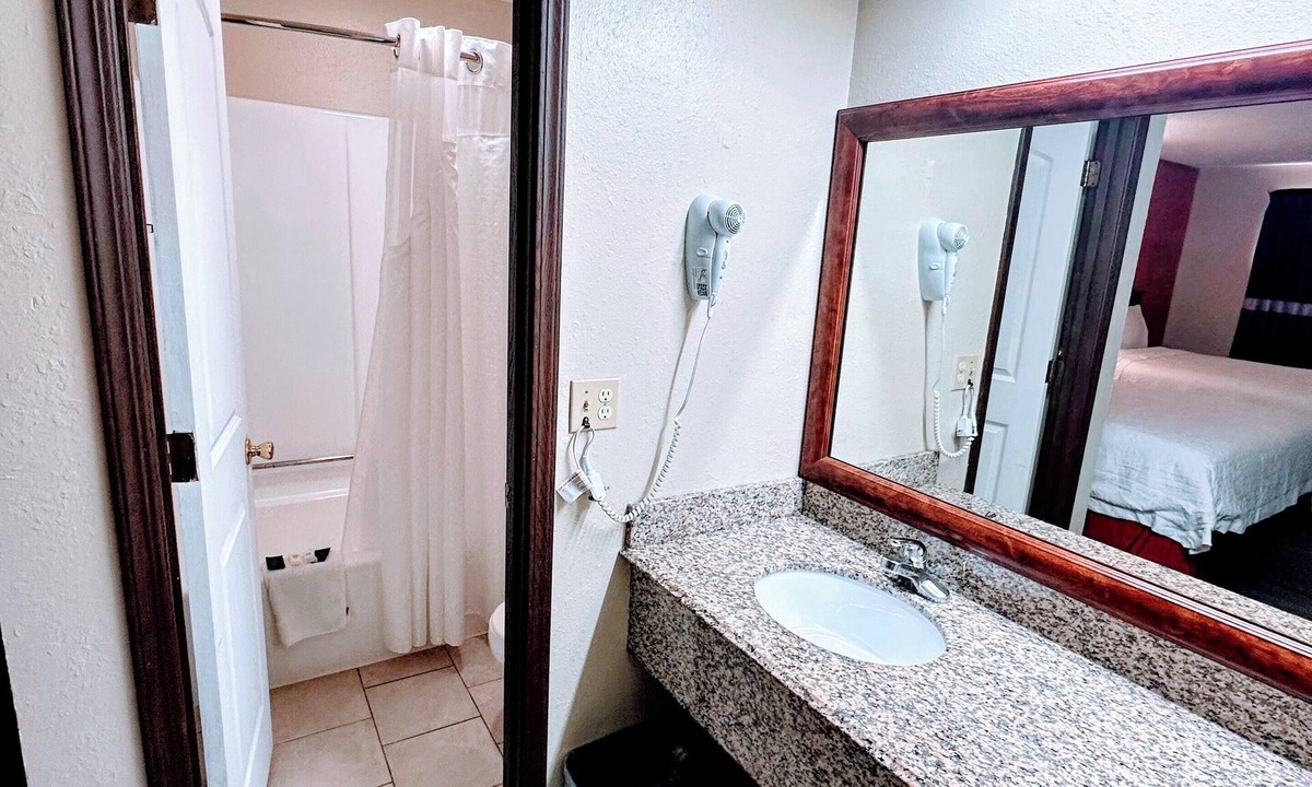 Henryetta Hotel | Relax Inn Henryetta