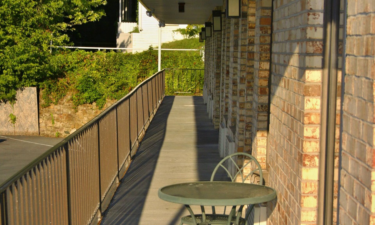 Front Royal Hotel | Relax Inn Motel