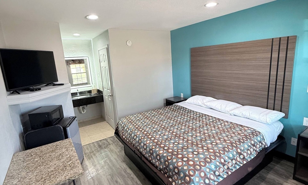 Bryan Hotel | Relax Inn