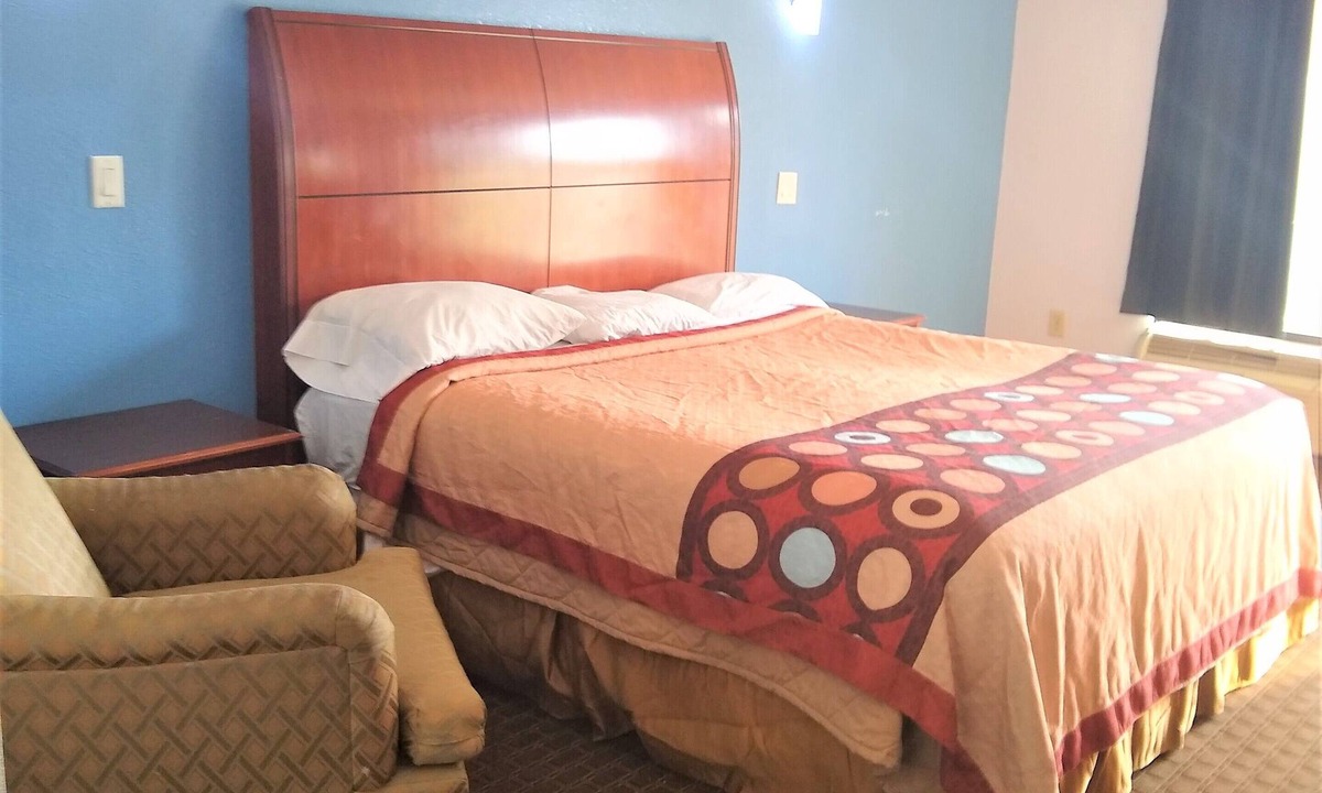 Canton Hotel | Relax Inn
