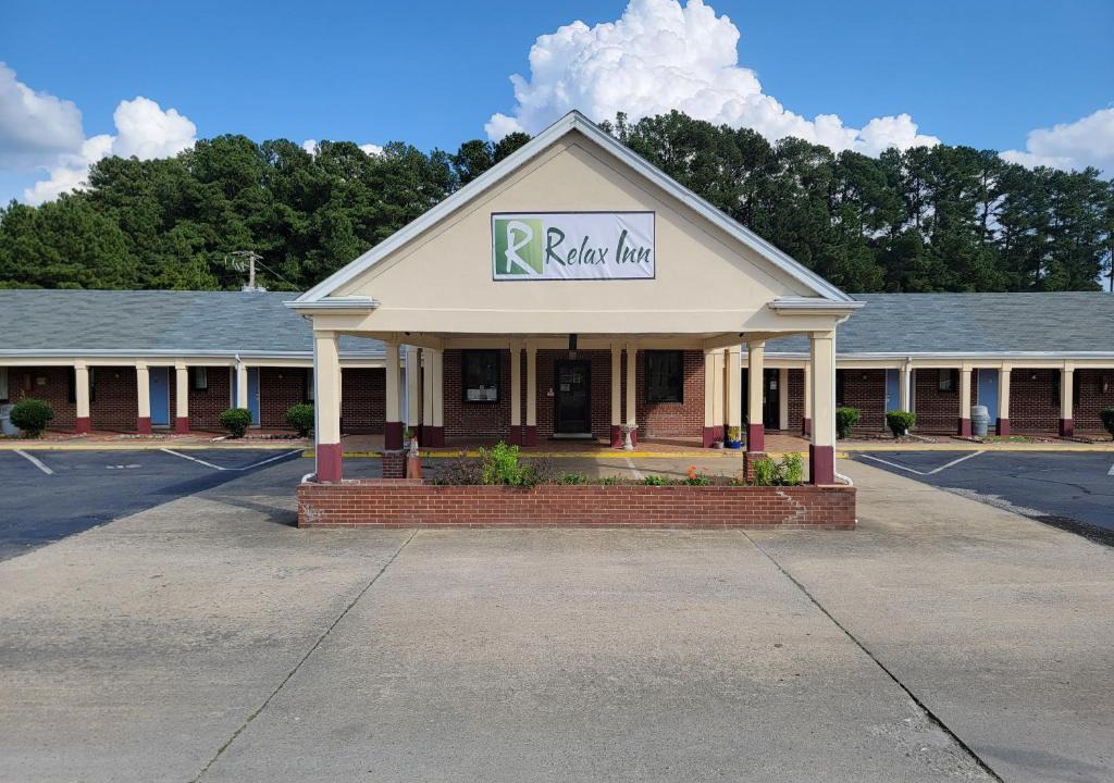 Emporia Hotel | Relax Inn