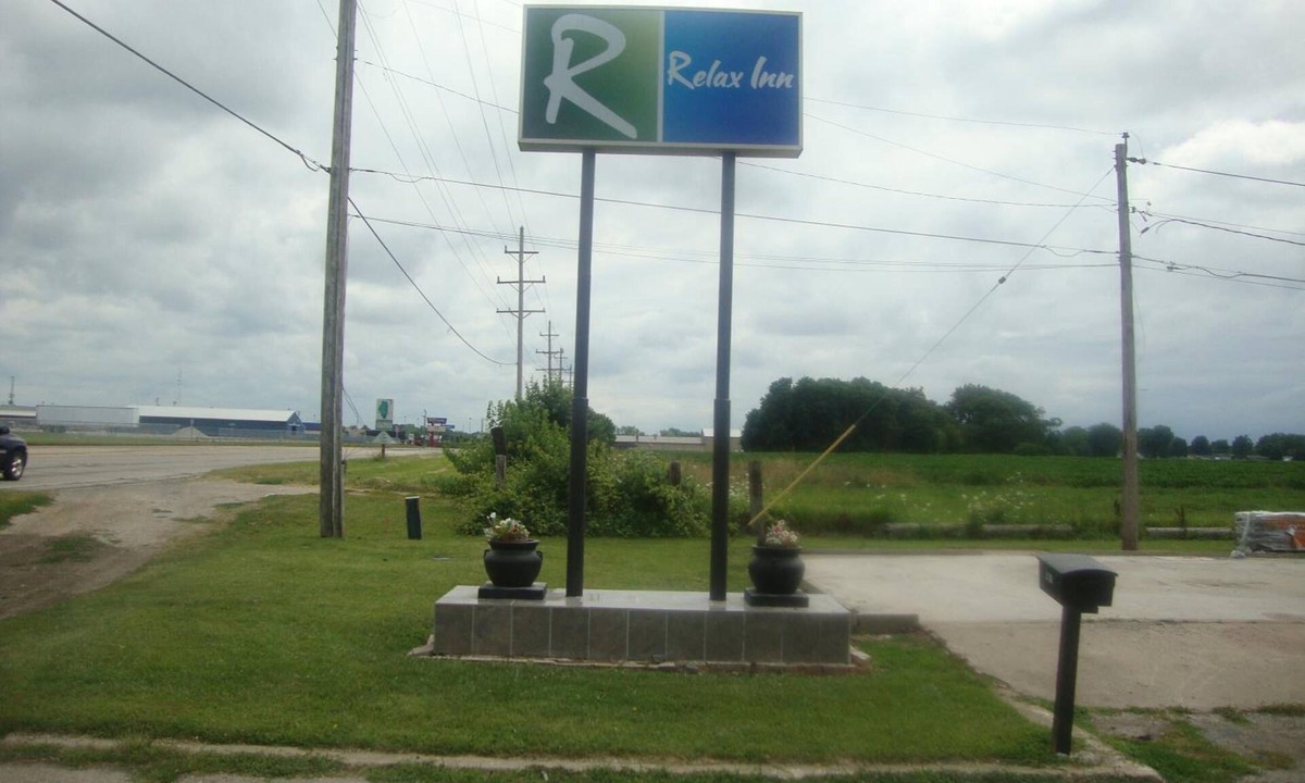 Streator Hotel | Relax Inn
