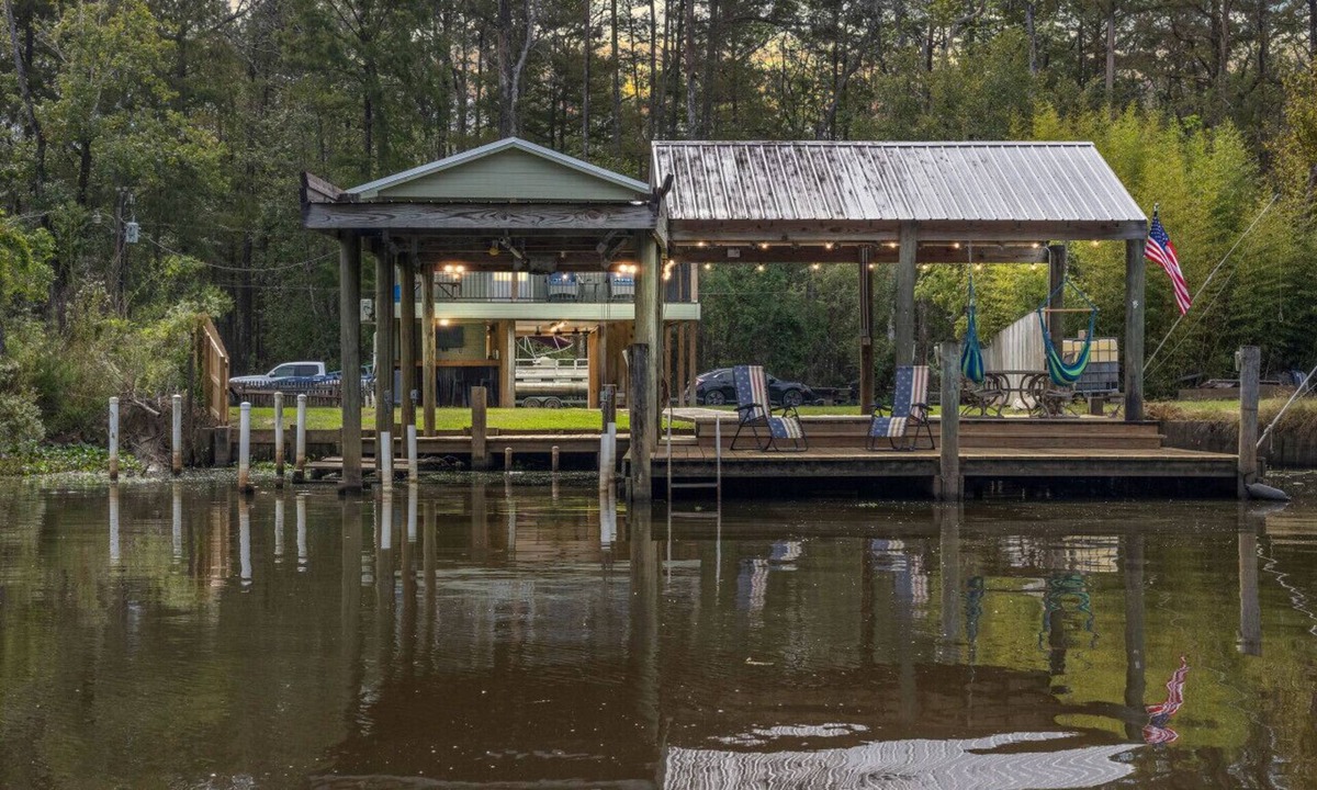 Maurepas House | Relax on the River - Waterfront Property