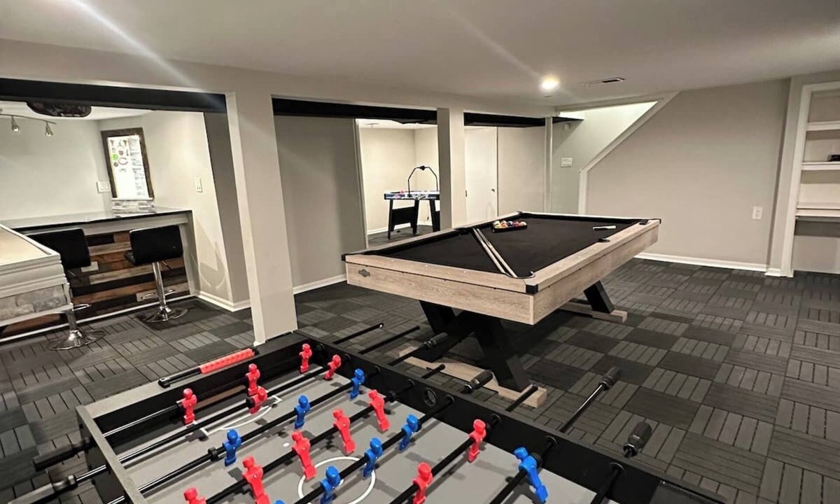 Waukegan House | Relax & Play ! 9 Minutes from Naval Base Station