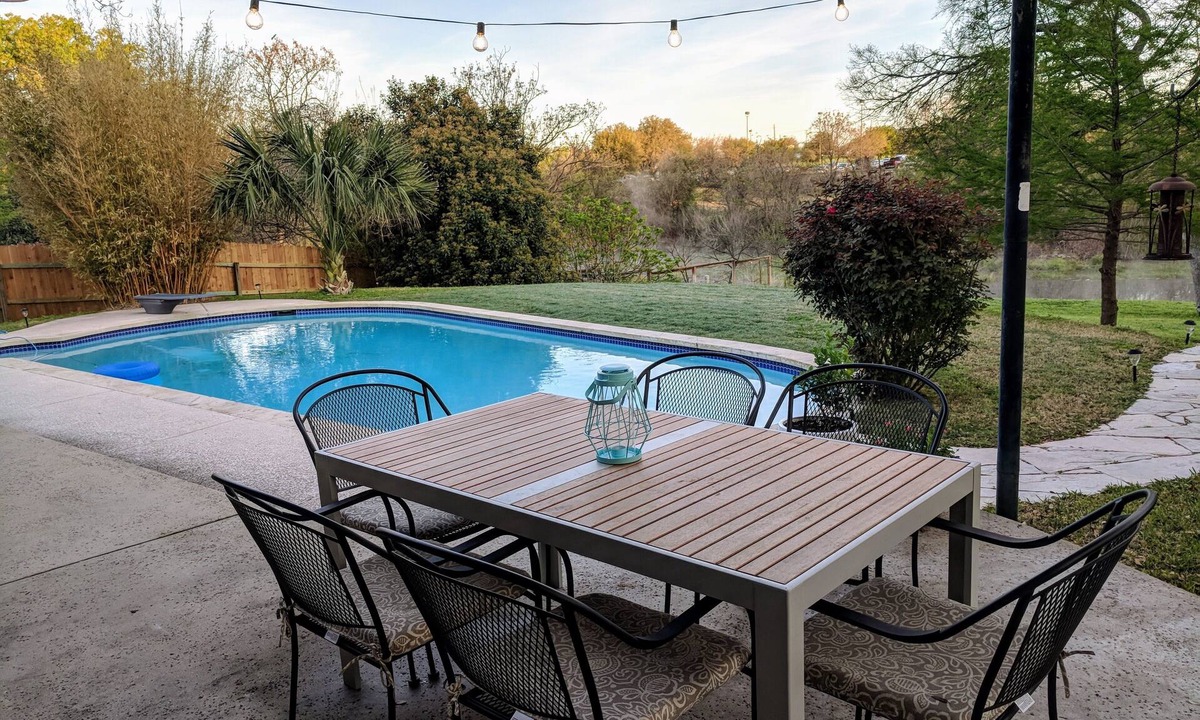 Round Rock House | Relax Poolside at a Luxurious Creekside Home near Downtown Round Rock