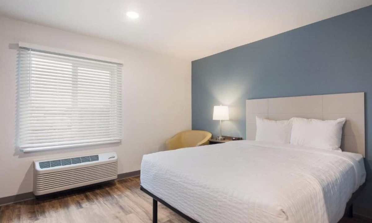 Austin Hotel | Relax & Recharge in 2 Queen Room, Full Kitchen & Free Parking Near Downtown