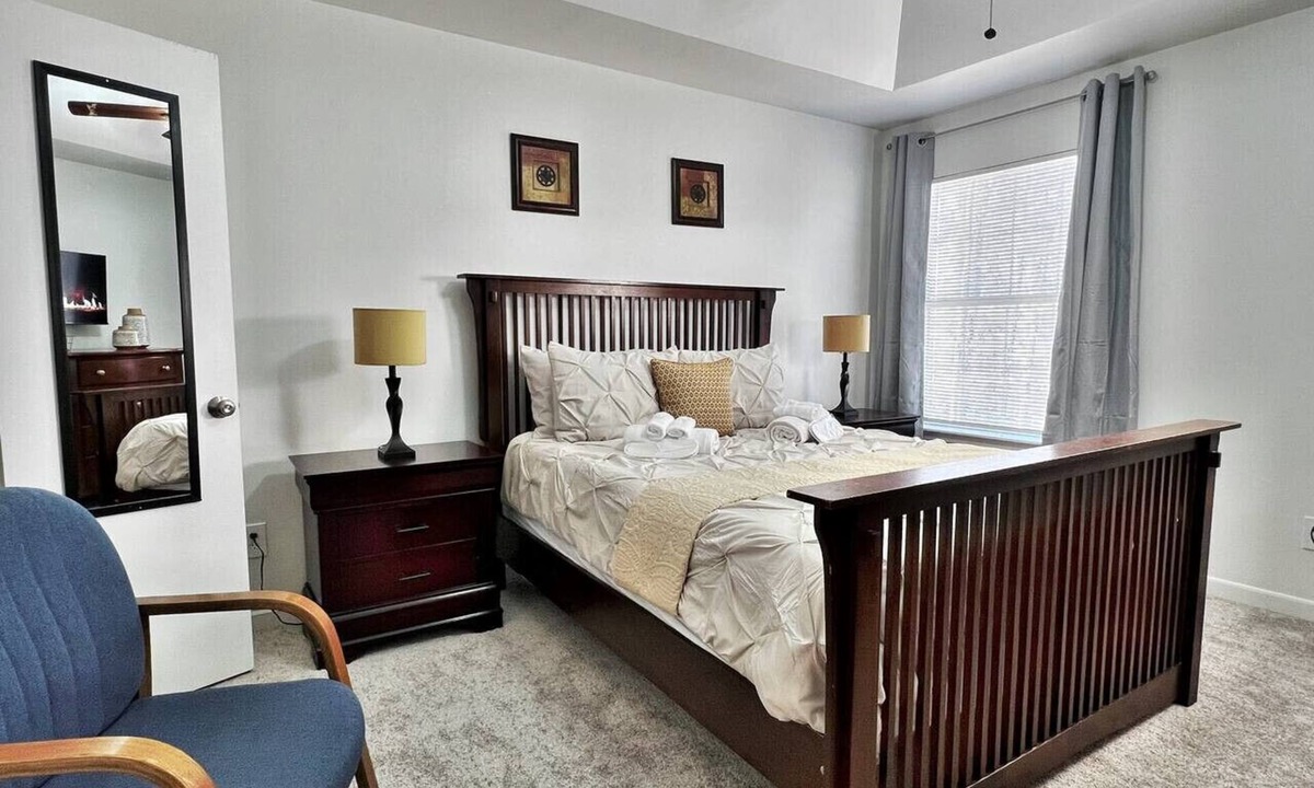 Irondale House | Relax & Recharge Near Atlanta Airport+FIFA+Nascar Racing+Game Rm