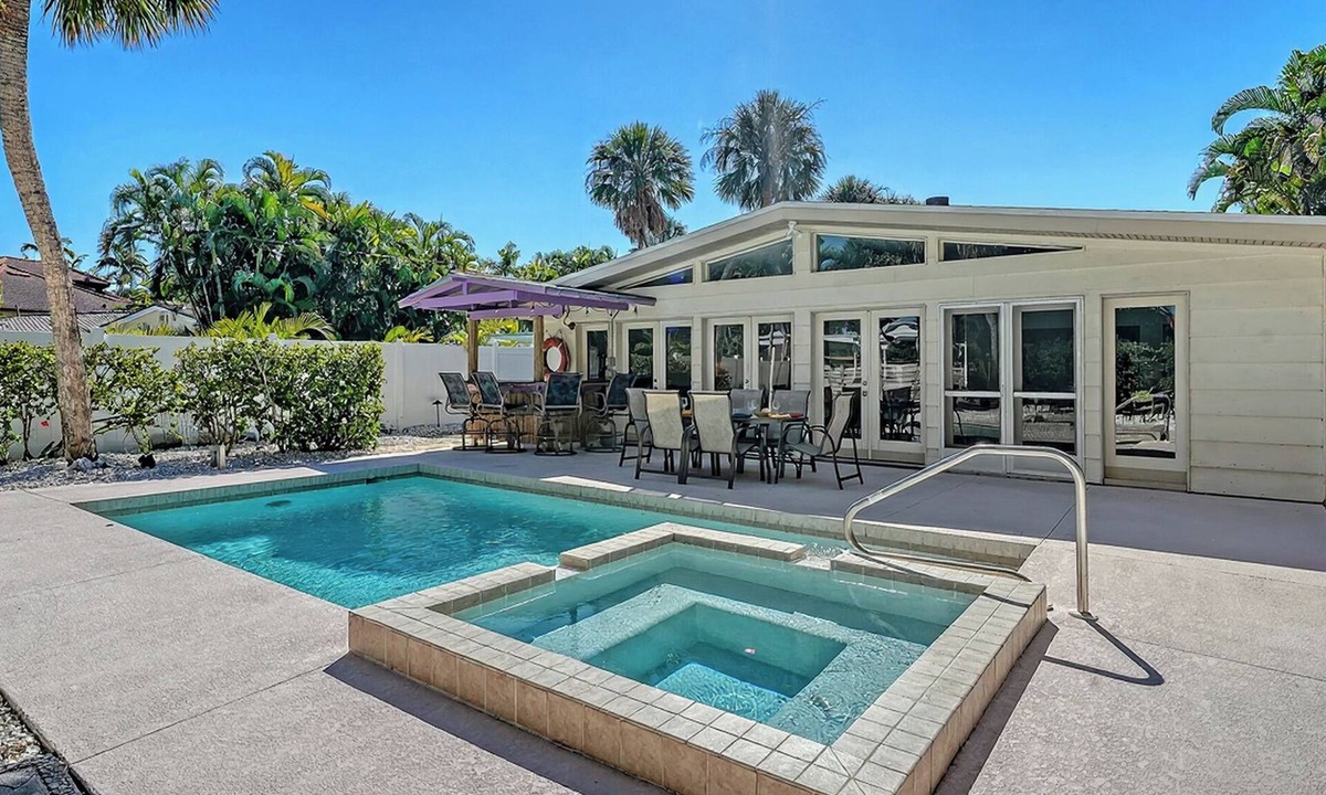 Saint Armands Key House | Relax & Recharge - Private Pool Oasis Near Beach & St. Armands Circle, Pet Friendly
