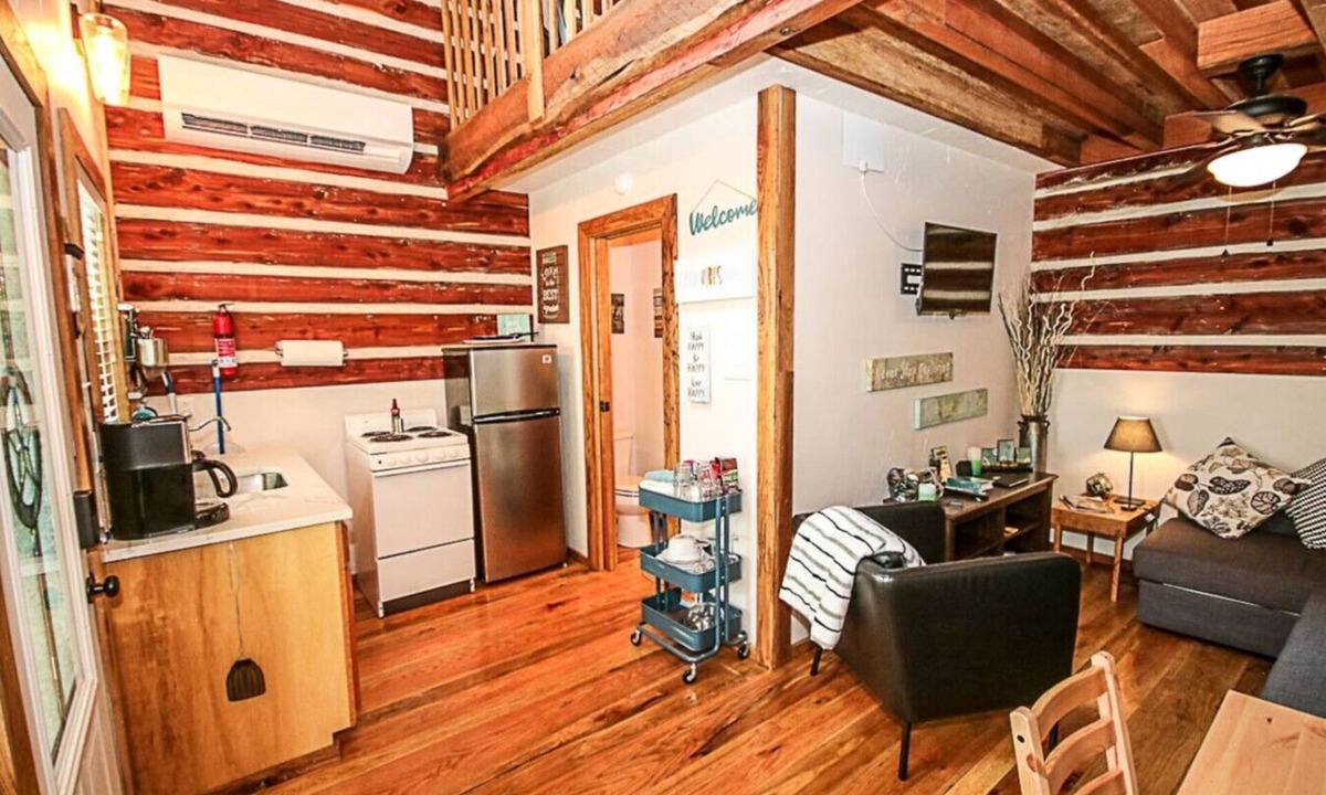 Flint Cabin | Relax & Rejuvenate at Romantic Enchanted Cottage