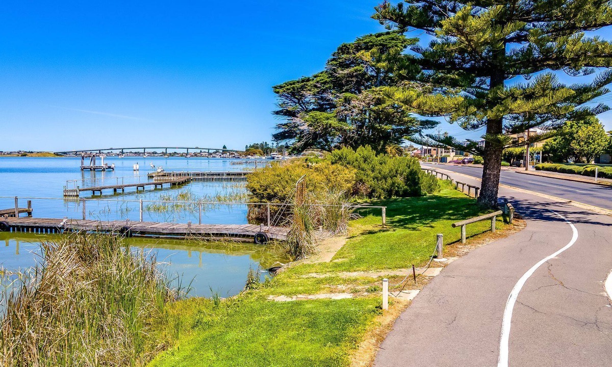 Goolwa House | Relax with nature down by the Riverside