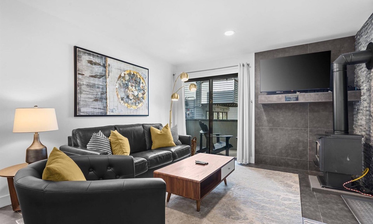 Steamboat Springs Apartment | Relaxed 1BR Mountain Escape w Fireplace & Parking