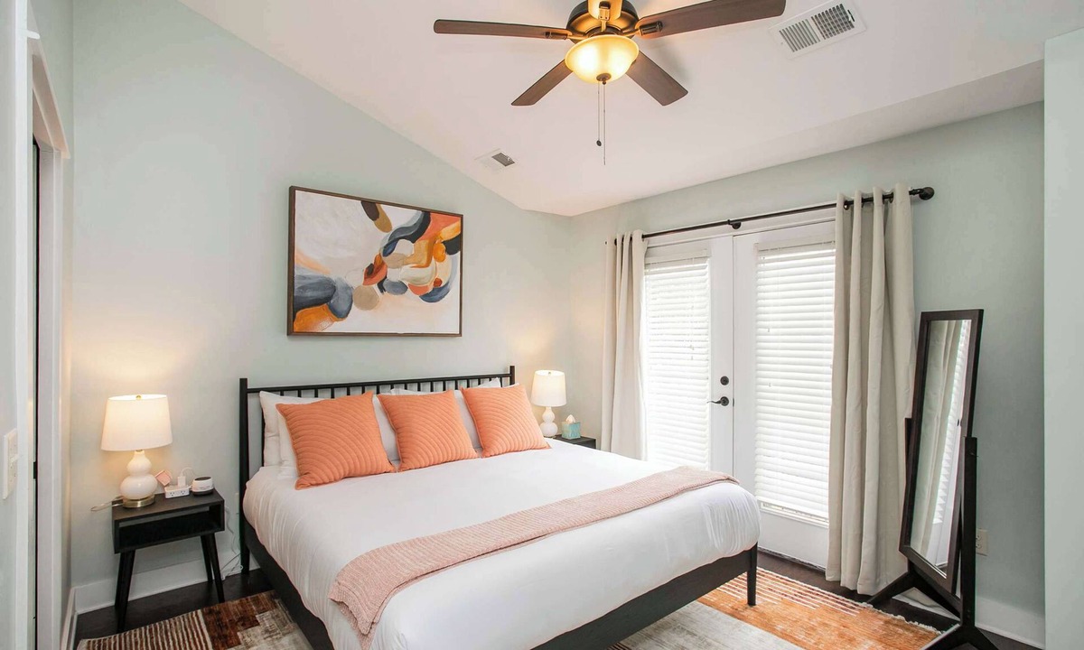 Inglewood Condo | Relaxing 2 BD/2.5 BA Nash Home
