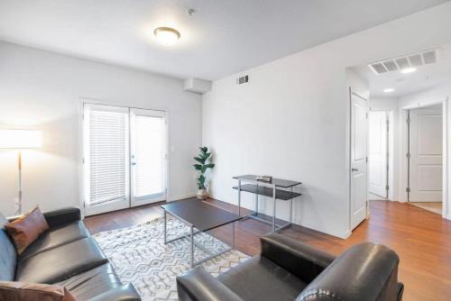 Greeley Apartment | Relaxing 3BR Apartment With Pool & Wifi