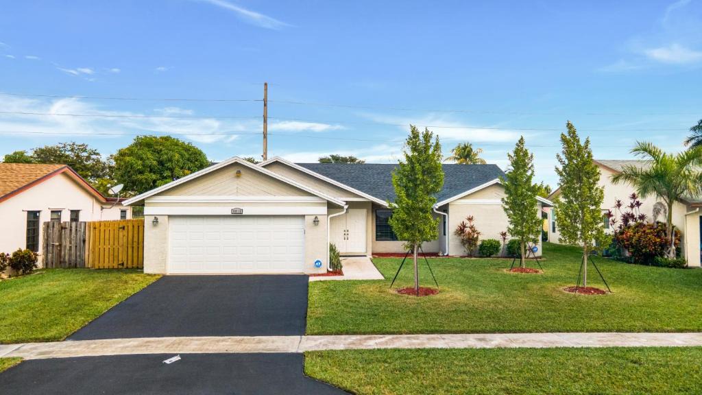 Sunrise House | Relaxing 4 Bedroom Home With Pool