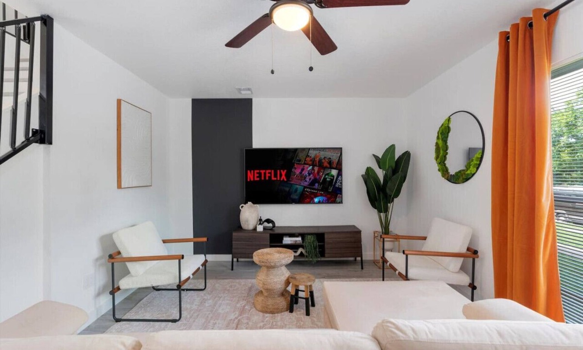 Coronado Hills Villa | Relaxing Austin Retreat with Balcony, Great Beds & Easy Event Access!