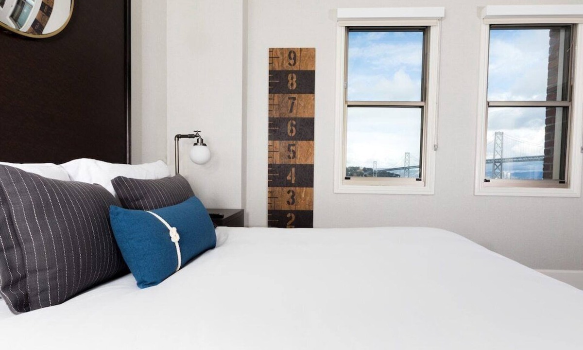 South Beach Hotel | Relaxing Bayfront Stay Close to Downtown | Pets are Allowed