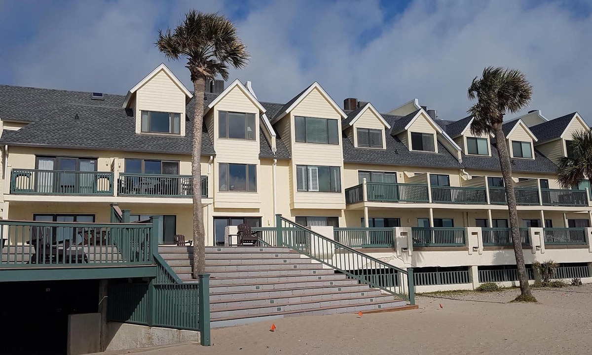Saint Helena Island Condo | Relaxing beachfront condo