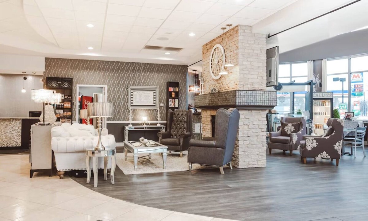 Zion Hotel | Relaxing Boutique Hotel w/Breakfast Buffet, Puzzles, 24-hour Gym & Cozy Corners